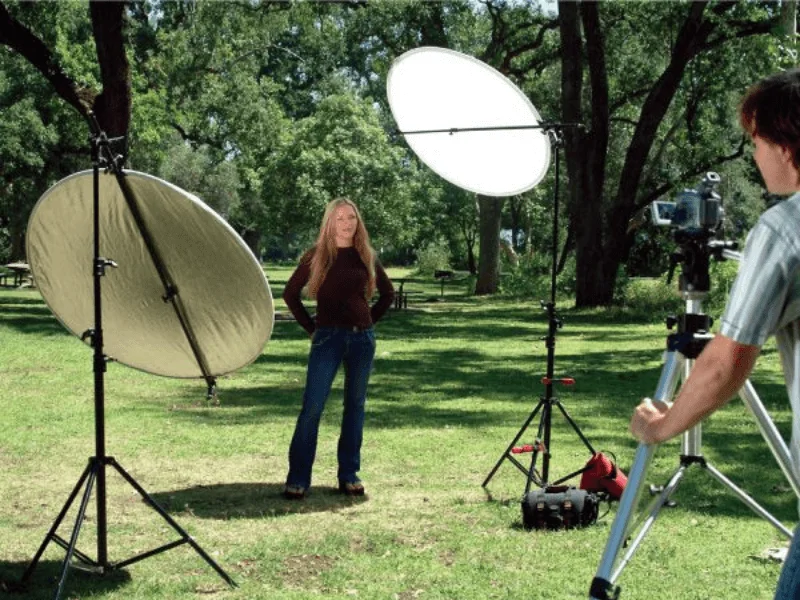 front light setup while shooting outdoor, white background