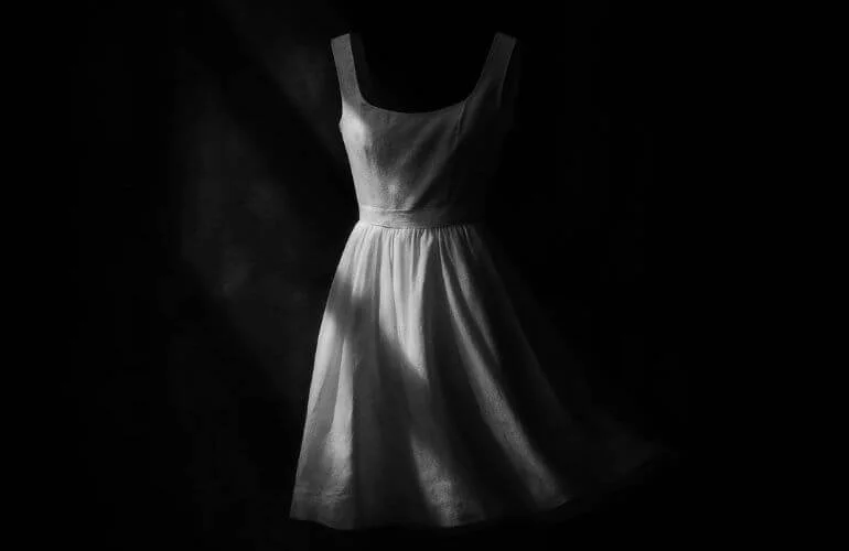 Balanced tonal values in black and white photography with deep blacks and bright whites