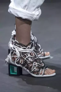 Exclusive summer shoe, wire shoes