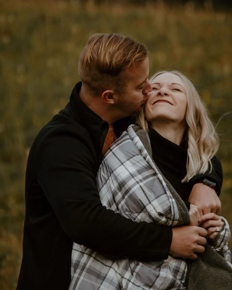 warm up couple photography ideas in fall