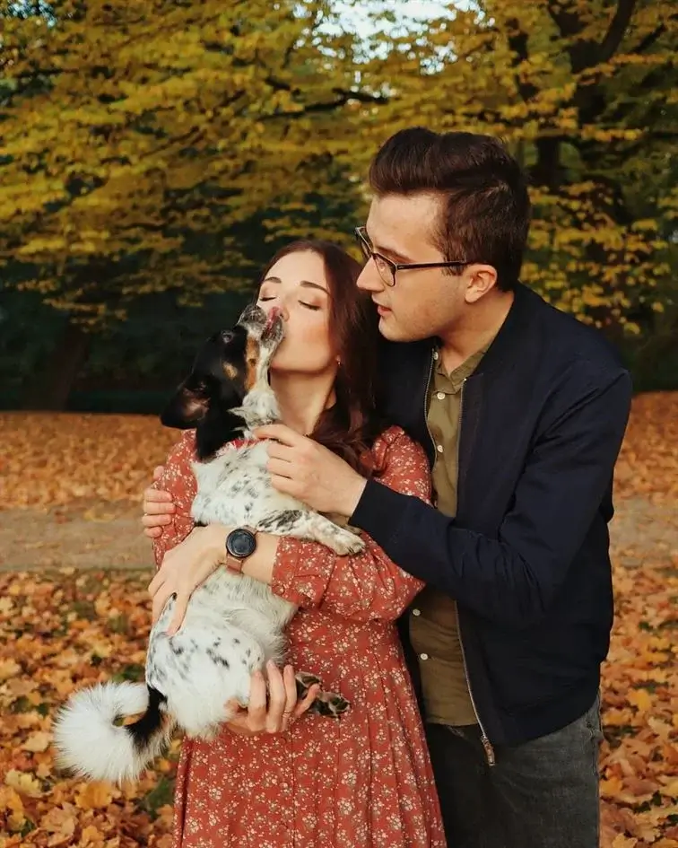 photoshoot with pet in the fall season