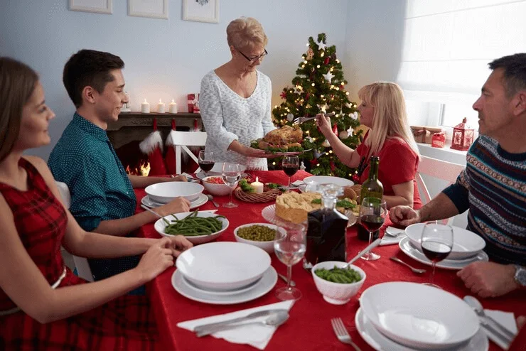 Christmas Dinner Table Setting