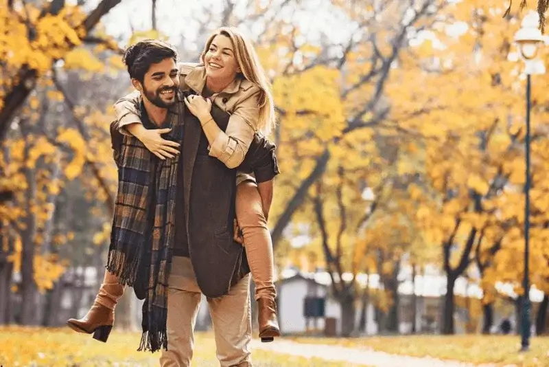 Fall Family Photoshoot Ideas for Couples